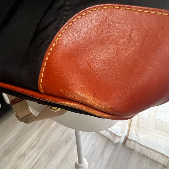 Dooney & Bourke large tote - Picture 4 of 16